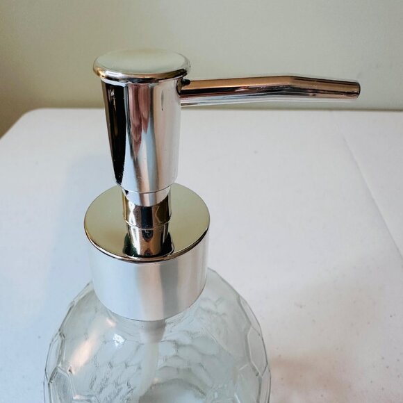 Honeycomb Pattern Glass Soap Dispenser With Bee Design - Bee Soap Dispenser - Picture 3 of 6